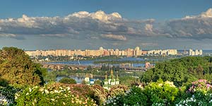[ru]����, �������� ������ � ������������ ������������ ���� ��. �.�.������ ��� �������[en]Kyiv, Blooming Lilac in M.M.Gryshko National Botanical Garden of NAS of Ukraine