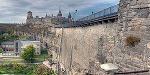 [ru]�������-����������, �������� ����[en]Kamyanets-Podilskiy, Castle Bridge