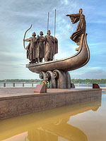 [ru]����, �������� ����������� ������[en]Kyiv, Monument to the Founders of the City