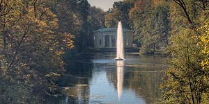 [en]Park Sofiivka, Pavilion of Flora, Snake Fountain[ru]���� ��������, �������� �����, ������ ����