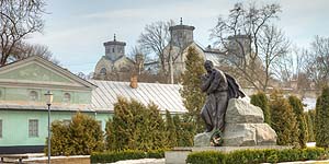 [ru]�������-�������������, �������� ������ ��������[en]Korsun-Shevchenkovskiy, Monument to Taras Shevchenko