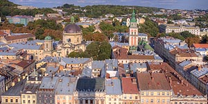 [en]Lviv, View from City Hall on the eastern side of the Rynok Square[ru]Львов, вид с ратуши на восточную сторону Площади Рынок