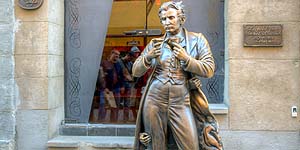 [en]Lviv, Monument to Mazokh[ru]�����, �������� ������